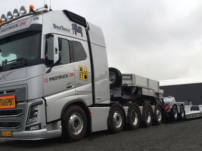 UnikTruck buys new Volvo FH16-750 Heavy Tractor