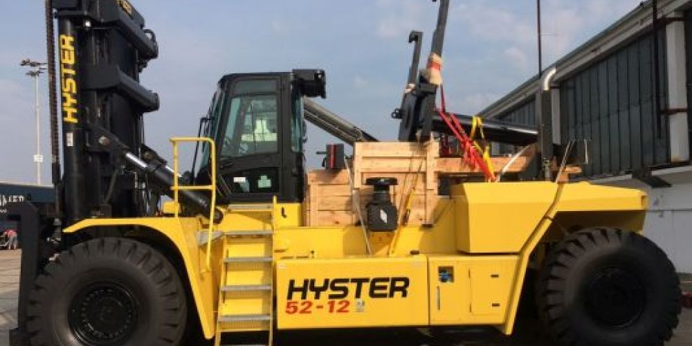 Hyster 52 ton heavy duty forklift delivered to Spain with special adaptations